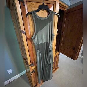 Women's Reiss Two-Tone Green Midi Dress - Size L - NWT